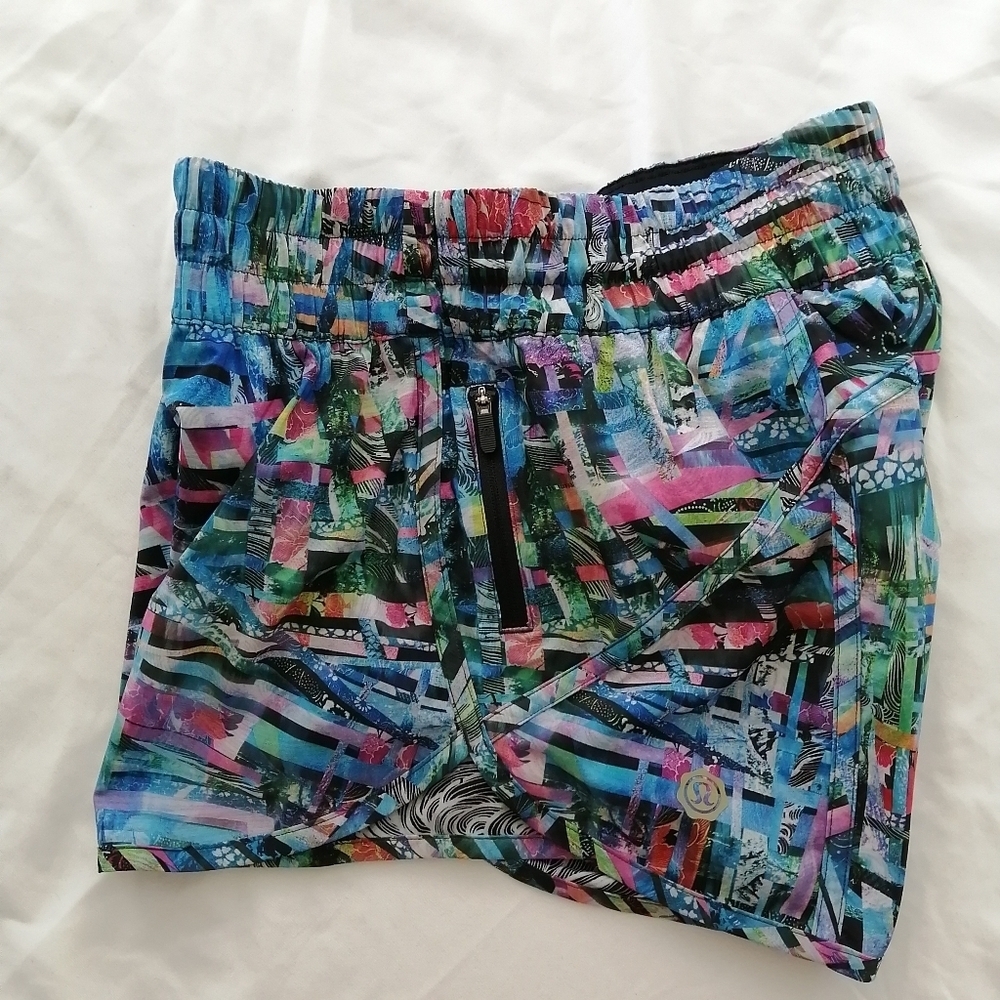 Lululemon Tracker Shorts Special Edition Seawheeze 4" Inseam Pink Blue Rare 6 - Picture 2 of 13